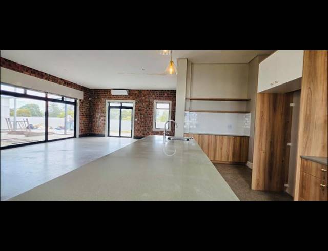OFFICE PROPERTY TO RENT IN PAARDEVLEI